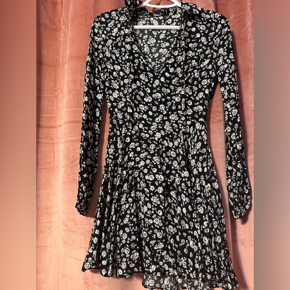 Black and white flower top/dress. Brand new